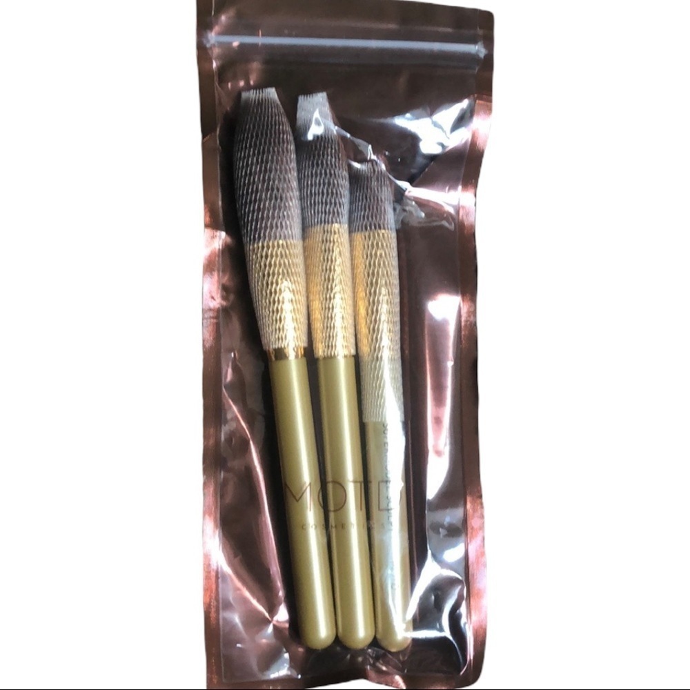motd cosmetic brushes
